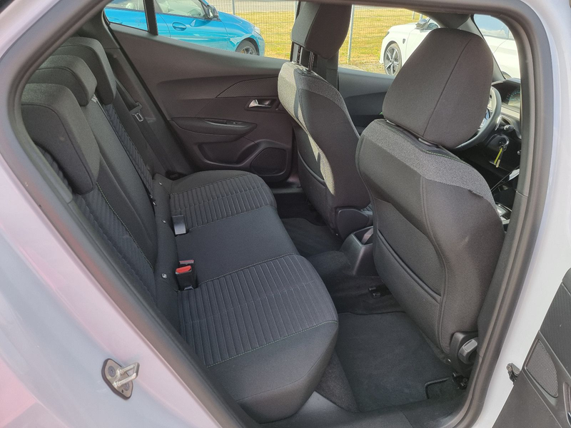 Peugeot 2008 Active Hybrid 136 -- KLIMA-CARPLAY-SHZ-PDC — photo 14
