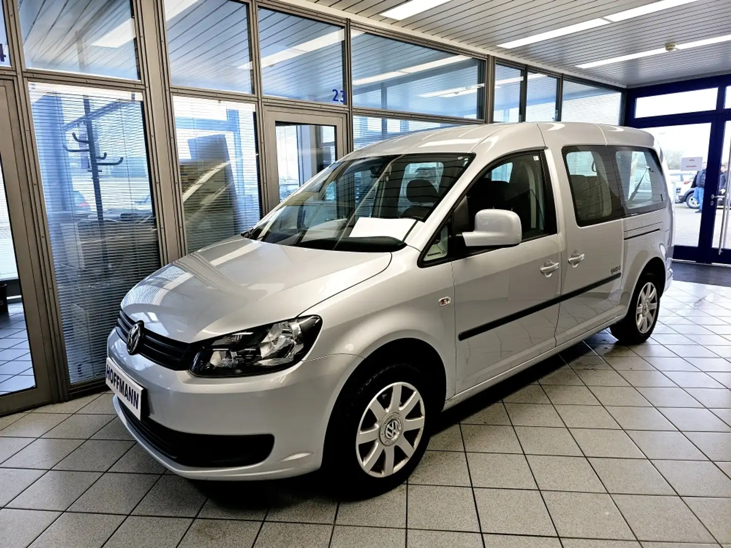 Volkswagen Caddy Comfortline 7-Sitzer,AHK,Allwetter Plateado - 2