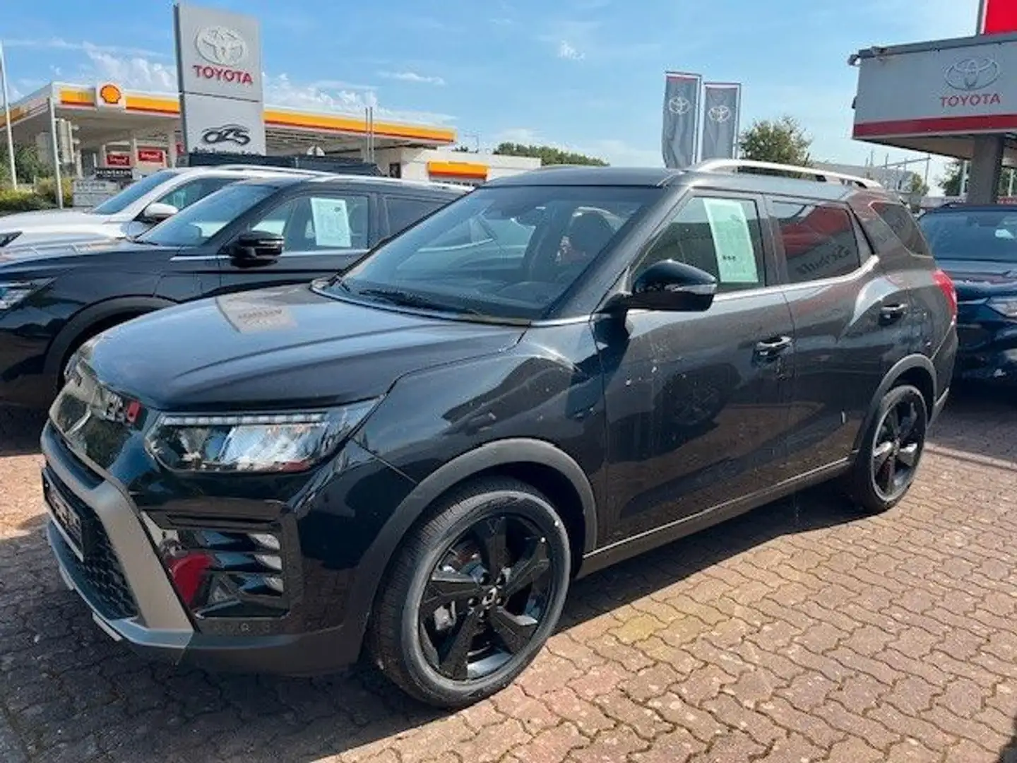SsangYong Tivoli TIVOLI GRAND 1,5 BLACKLINE 4x2 Černá - 1