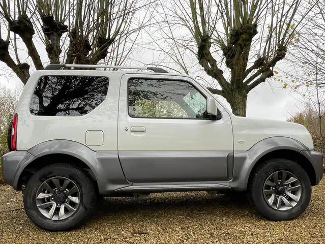 Suzuki Jimny 1.3i- JLX- 18000KM