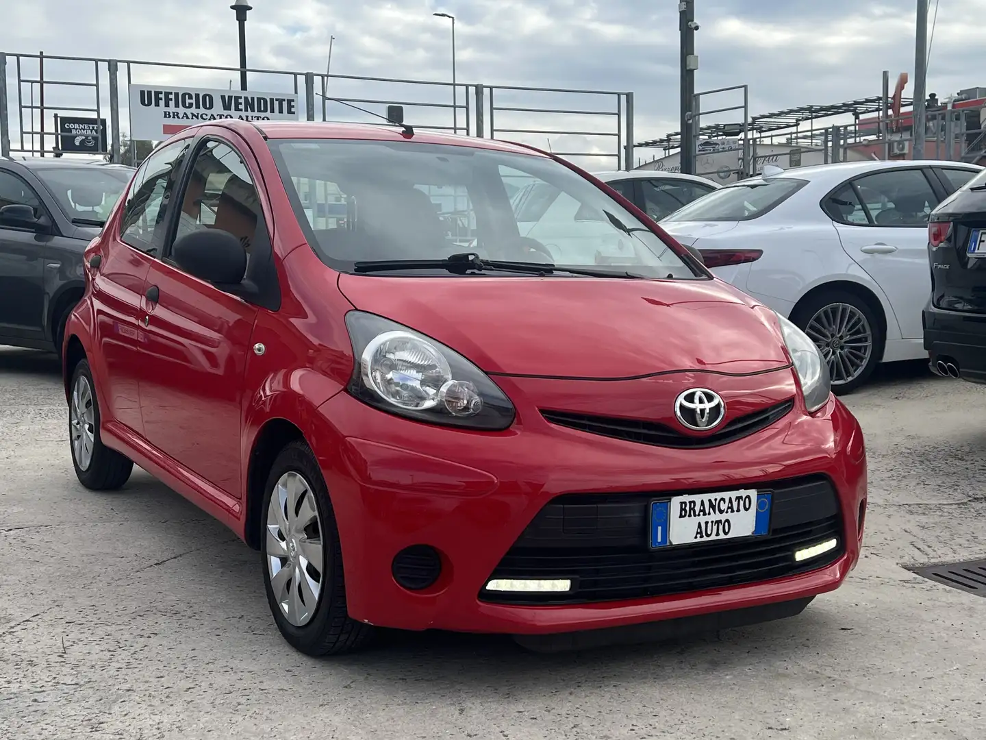 Toyota Aygo Aygo 5p 1.0 Active connect Rosso - 1