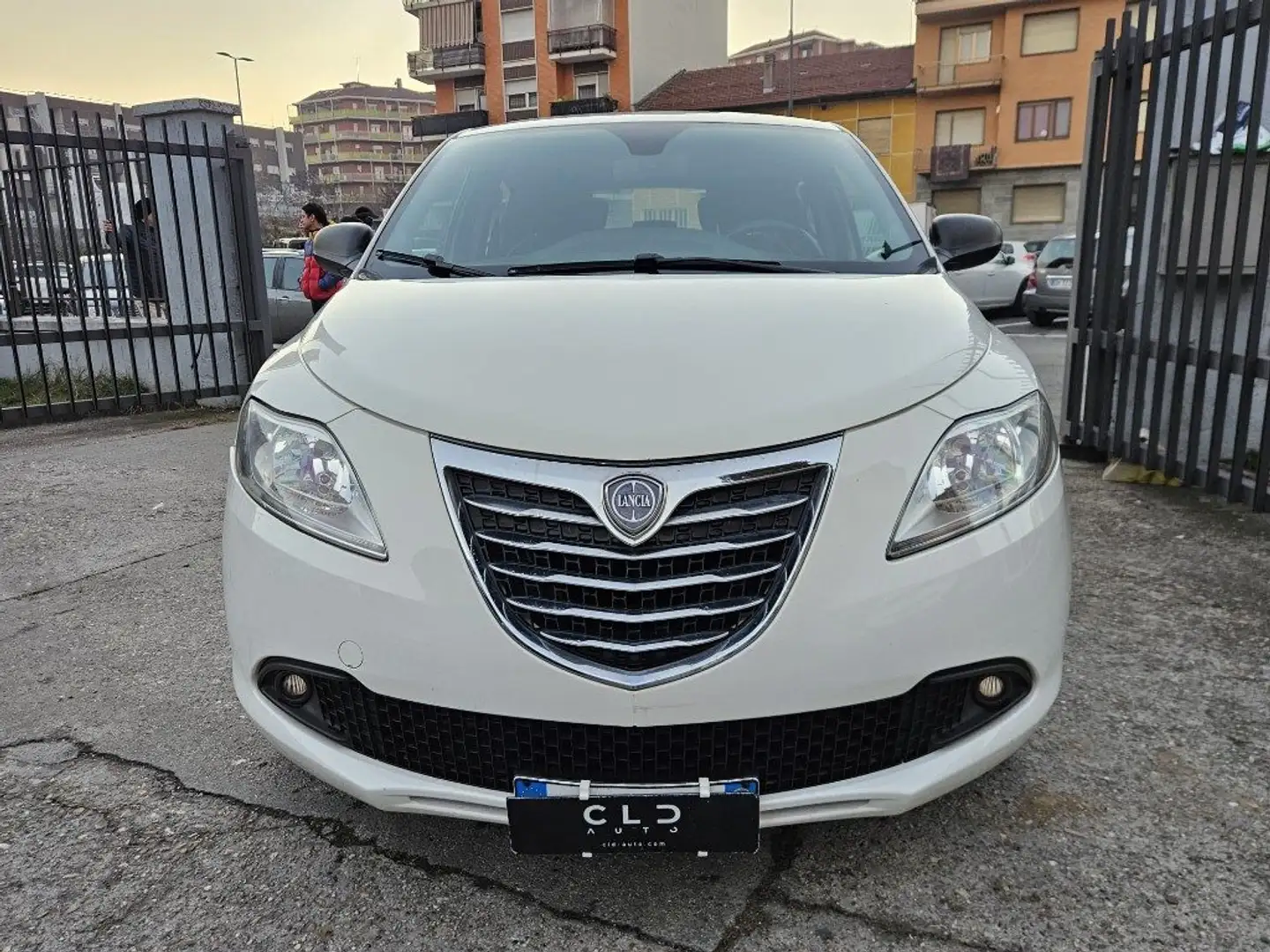 Lancia Ypsilon 1.3 MJT 16V 95 CV 5 porte S&S Bianco - 2