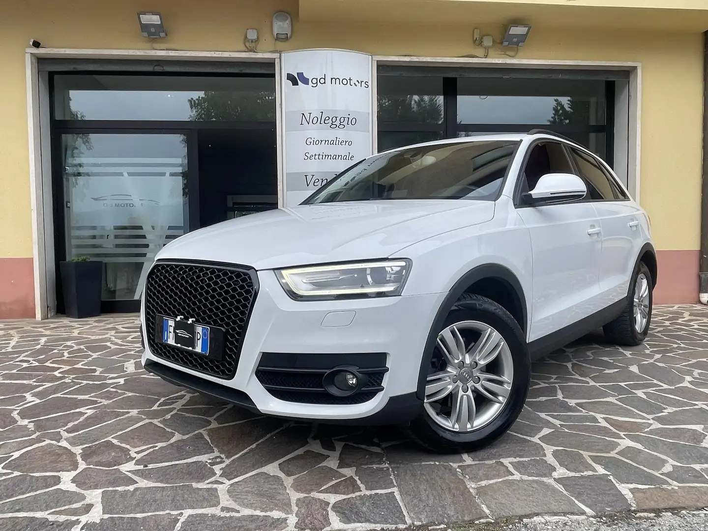 Audi Q3 Q3 I 2011 2.0 tdi Business quattro 140cv Blanc - 1