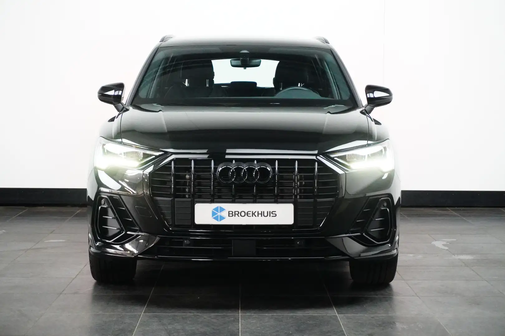 Audi Q3 35 TFSI 150 pk S edition Competition | Achteruitri Noir - 2