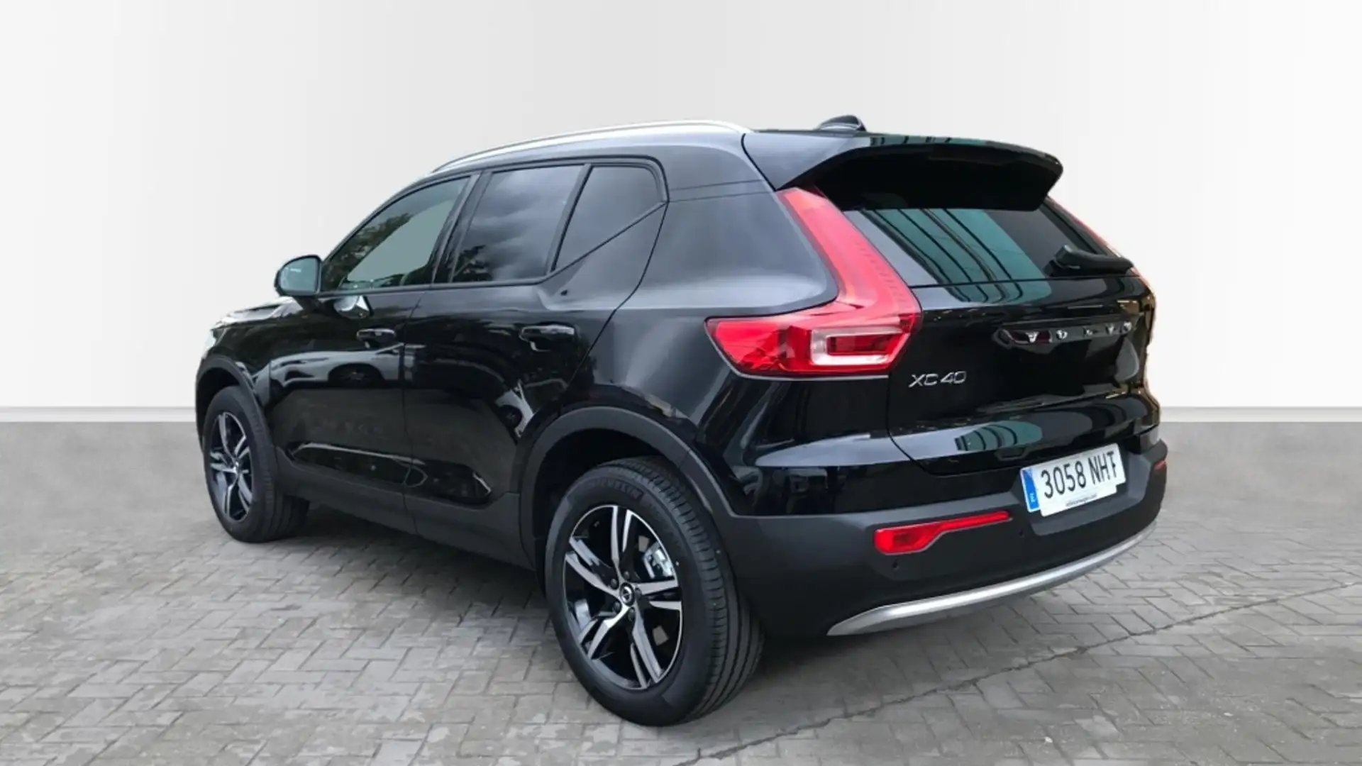 Volvo XC40 B3 Core Aut. Negro - 2