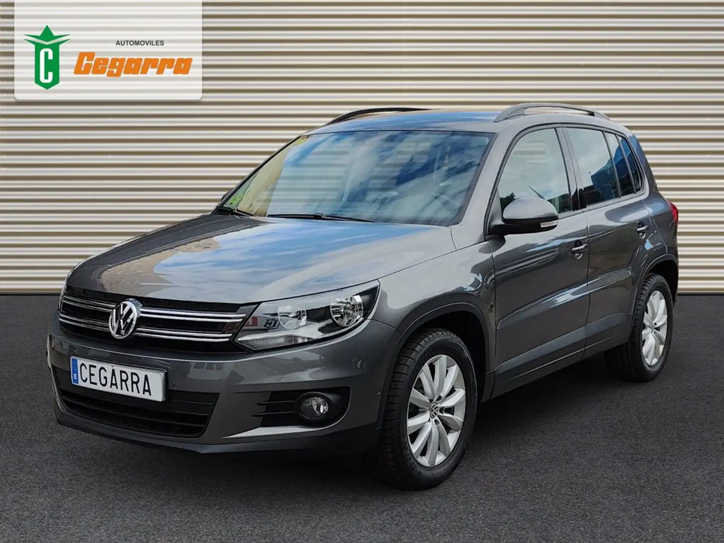 Volkswagen Tiguan 2.0 TDI 110cv 4x2 T1 BlueMotion Tech Gris - 1