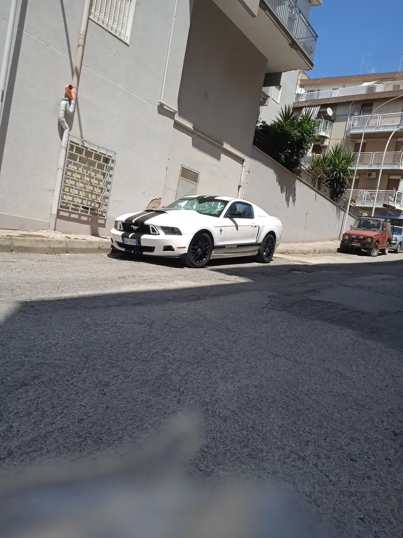 Ford Mustang poni - 1