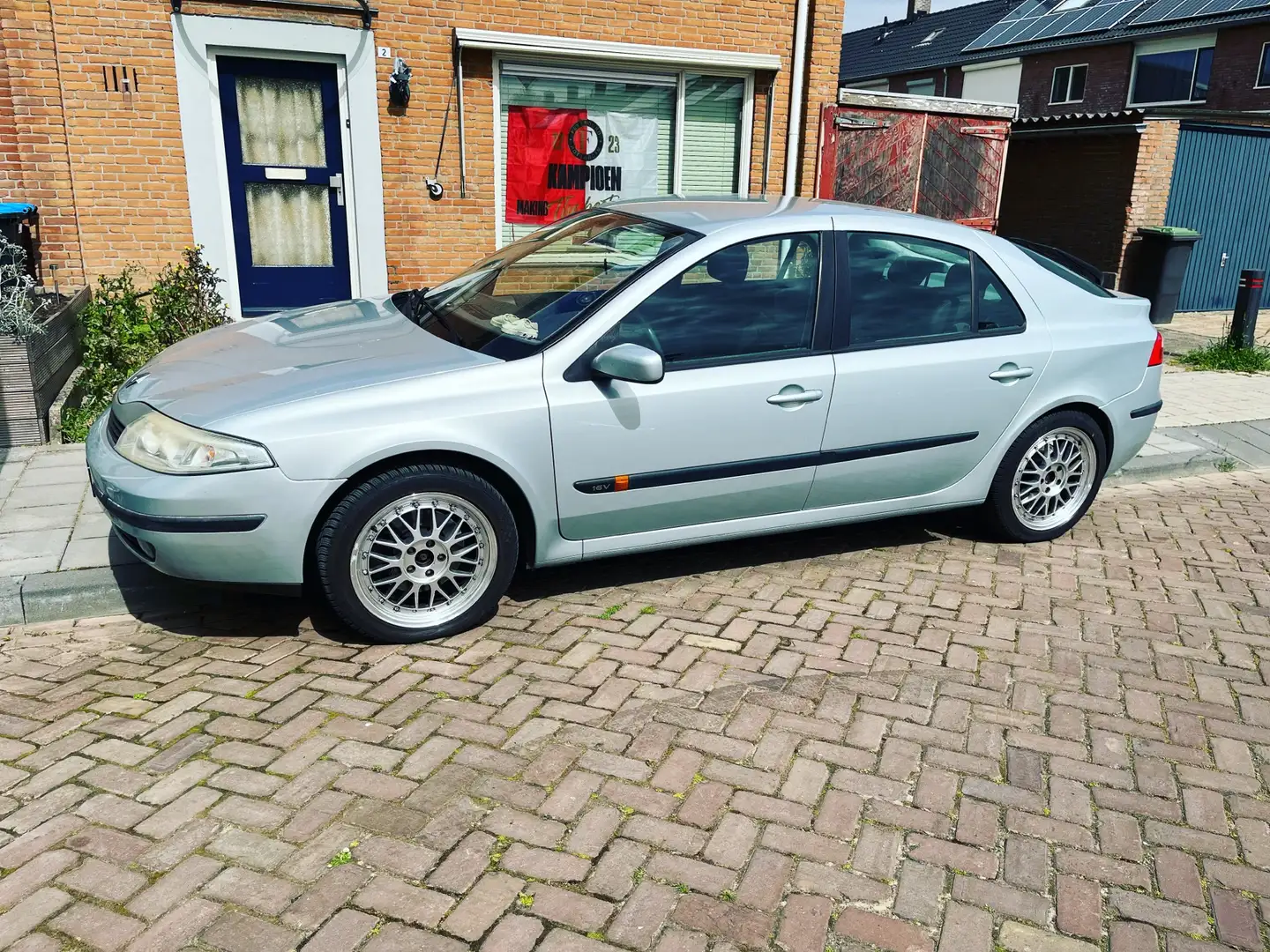 Renault Laguna 1.6-16V Expression Gris - 1