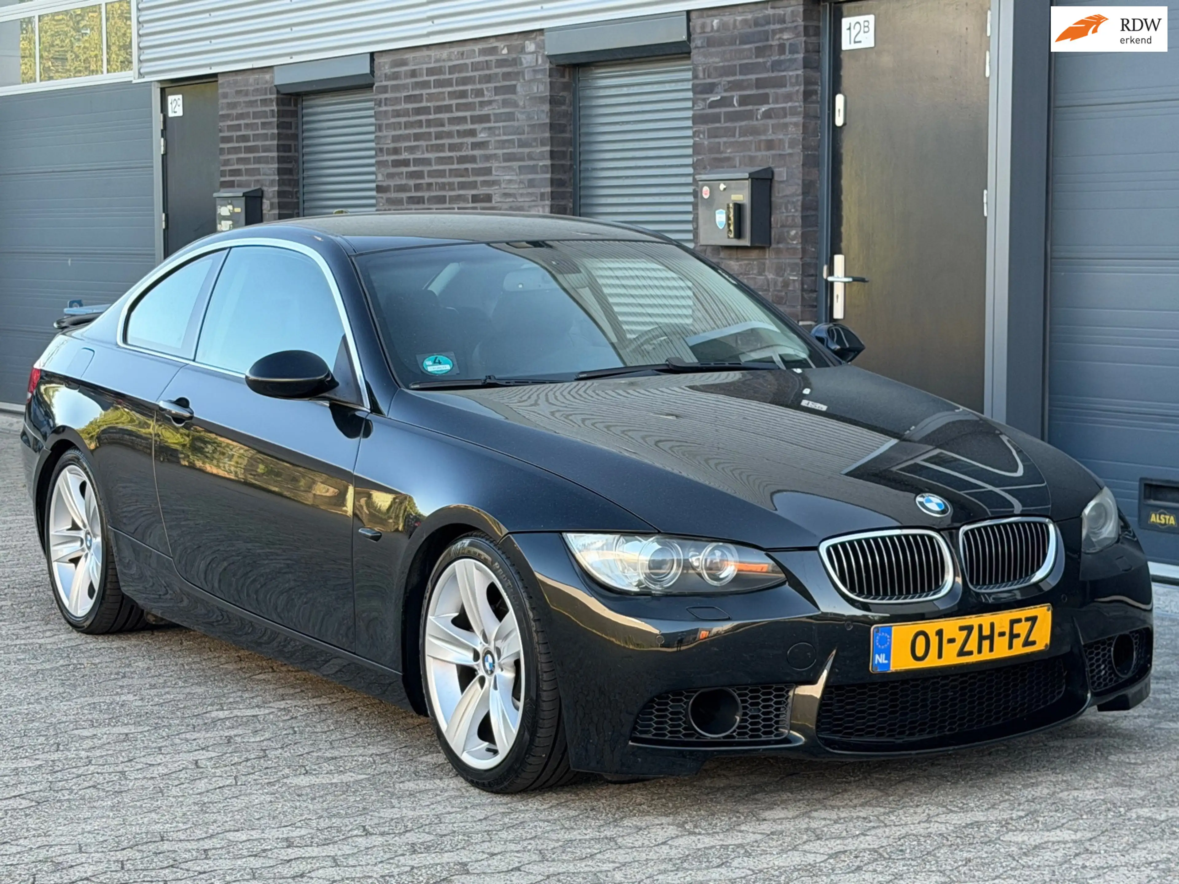 BMW 325 3-serie Coupé 325i Introduction M-pakket LEER NAVI