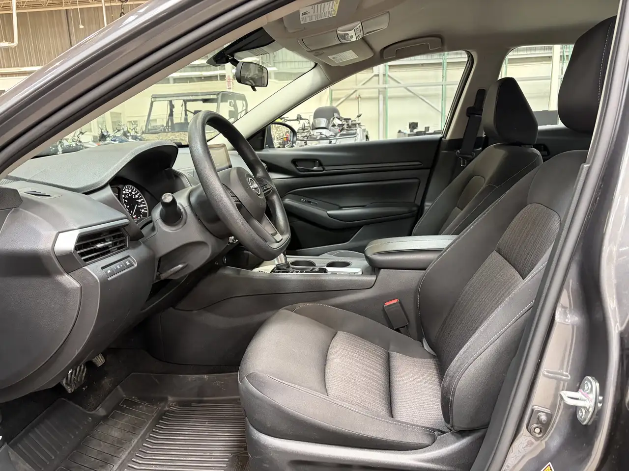 Nissan Altima снимка Nissan Altima