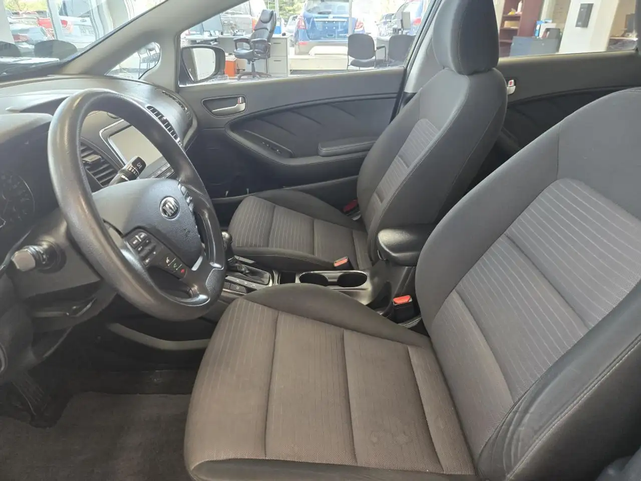 Kia Forte снимка Kia Forte