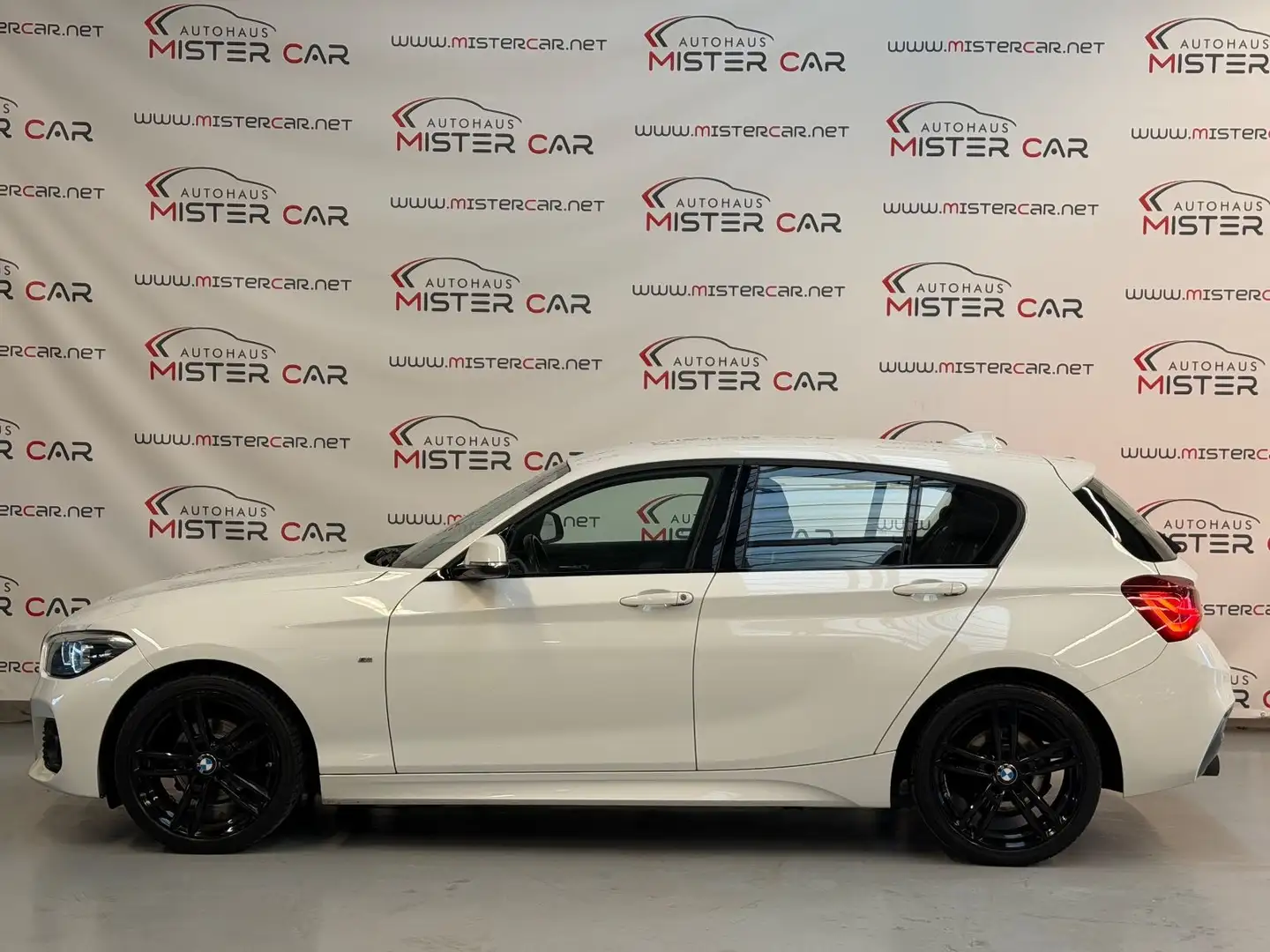 BMW 118 i Edition M Sport Shadow NAVI/LED/PDC/SHZ/18 Weiß - 2