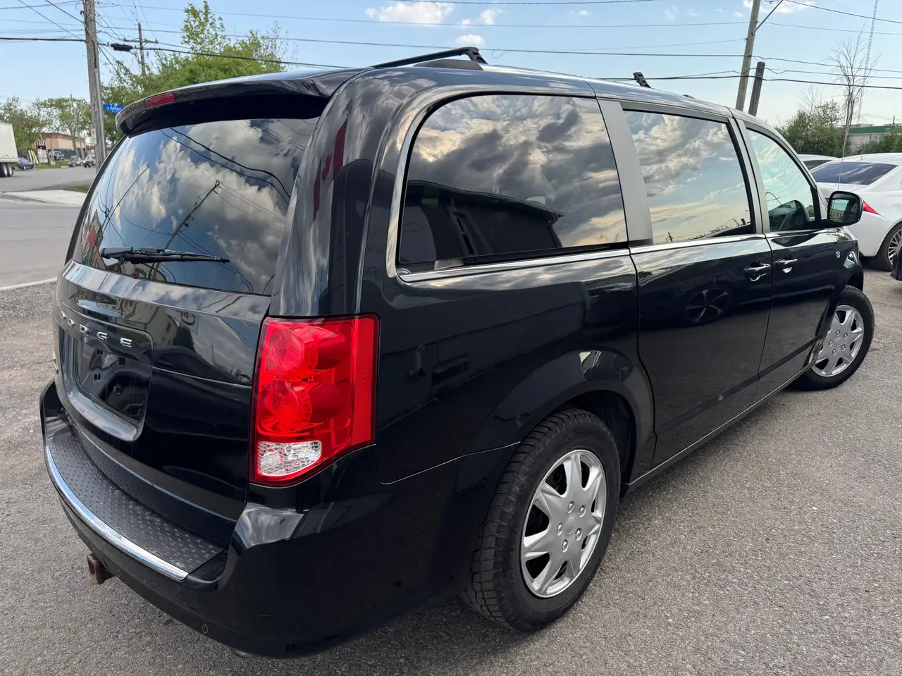 Dodge Grand Caravan снимка Dodge Grand Caravan