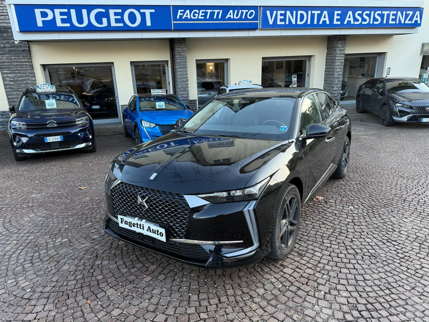 DS Automobiles DS 4 1.5 BLUEHDI 130CV EAT8 BASTILLE BUSINESS Negro - 1