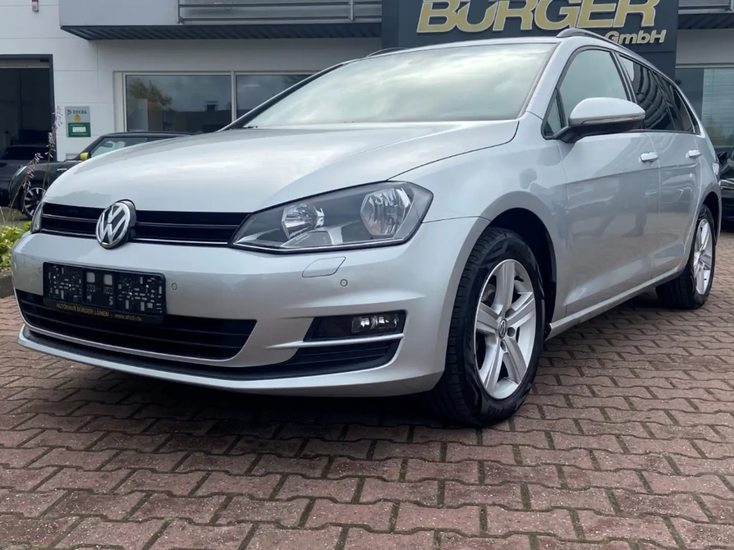 Volkswagen Golf Variant VII Comfortline 1.2 TSI Navi SitzHZG PDC v+h Silber - 1