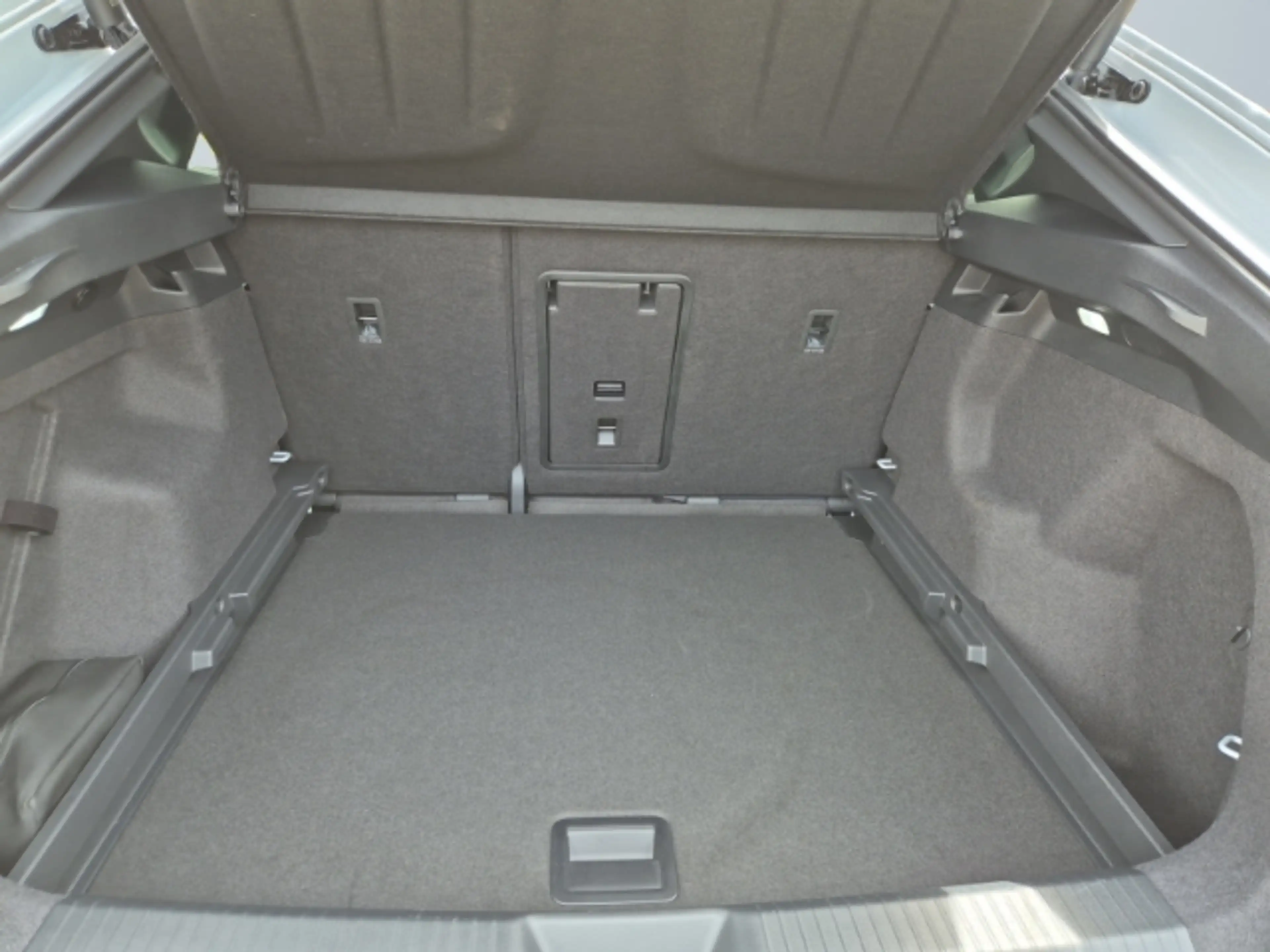 CUPRA Tavascan 4Drive +Glasdach +DCC +HuD +360 Kamera — photo 13