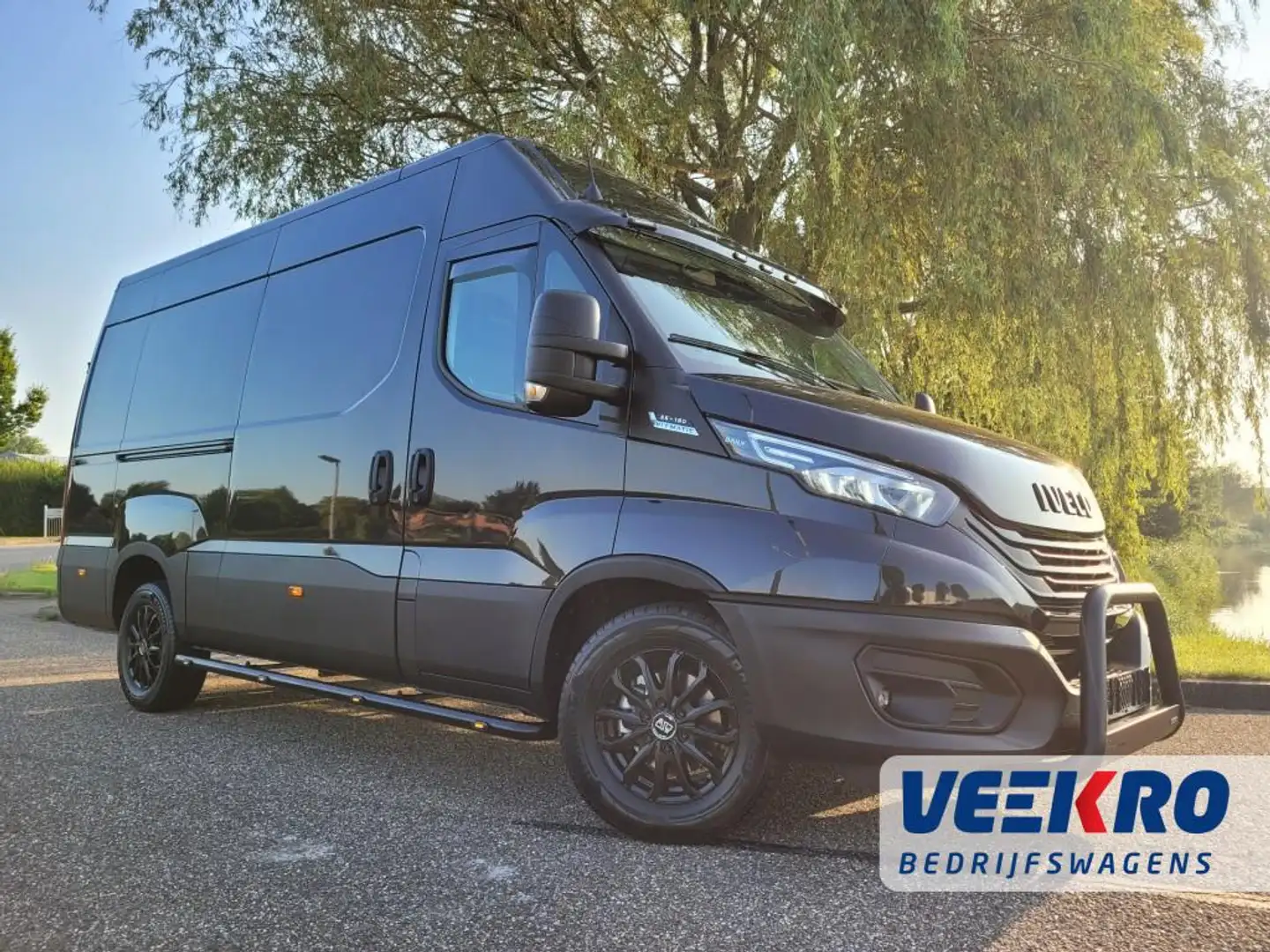 Iveco VEEKRO BLACK EDITION! Negro - 2