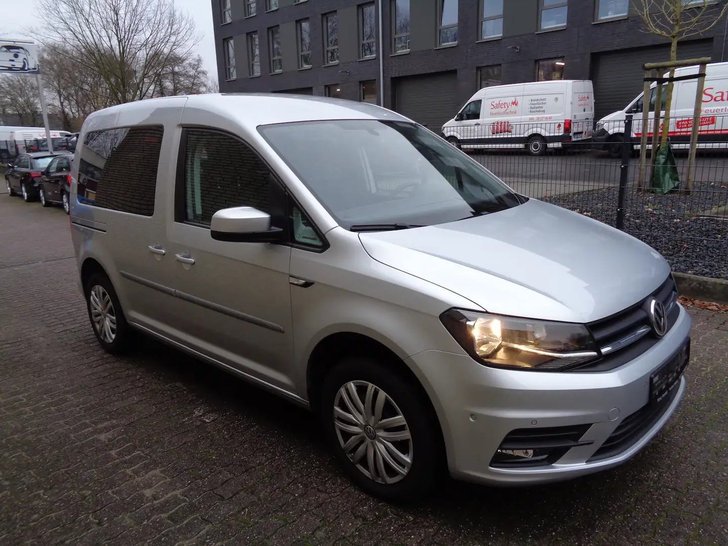 Volkswagen Caddy Komb 1.4 TSI Trendline *5 Sitze* Silber - 1