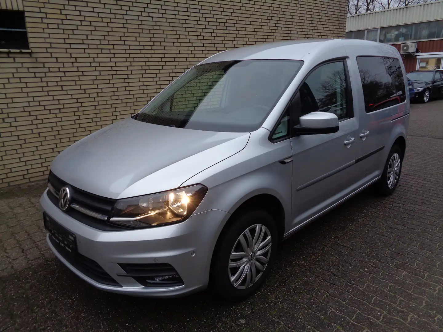Volkswagen Caddy Komb 1.4 TSI Trendline *5 Sitze* Silber - 2