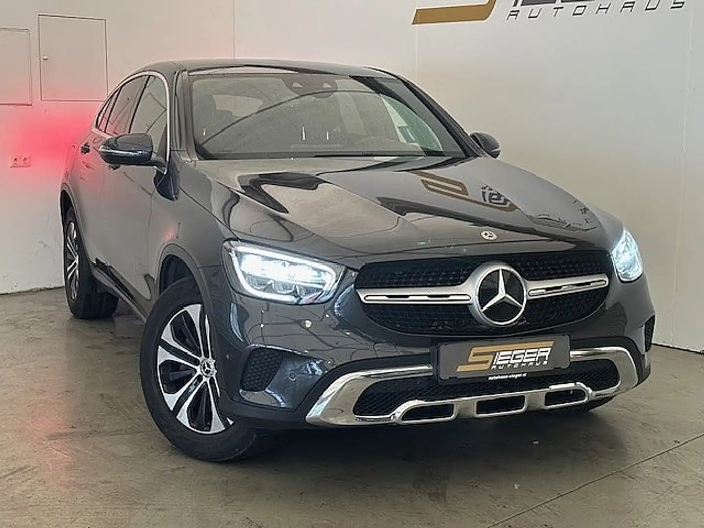 Mercedes-Benz GLC 300 Coupé 4MATIC Aut. Gris - 2
