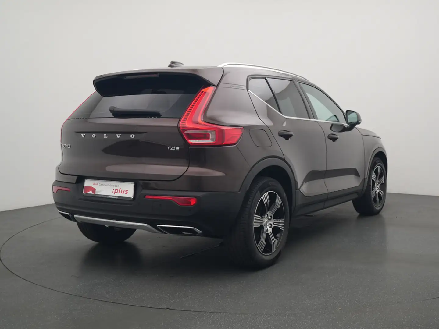 Volvo XC40 T4 Inscription NAVI KAM SHZ PDC LED AHK Braun - 2