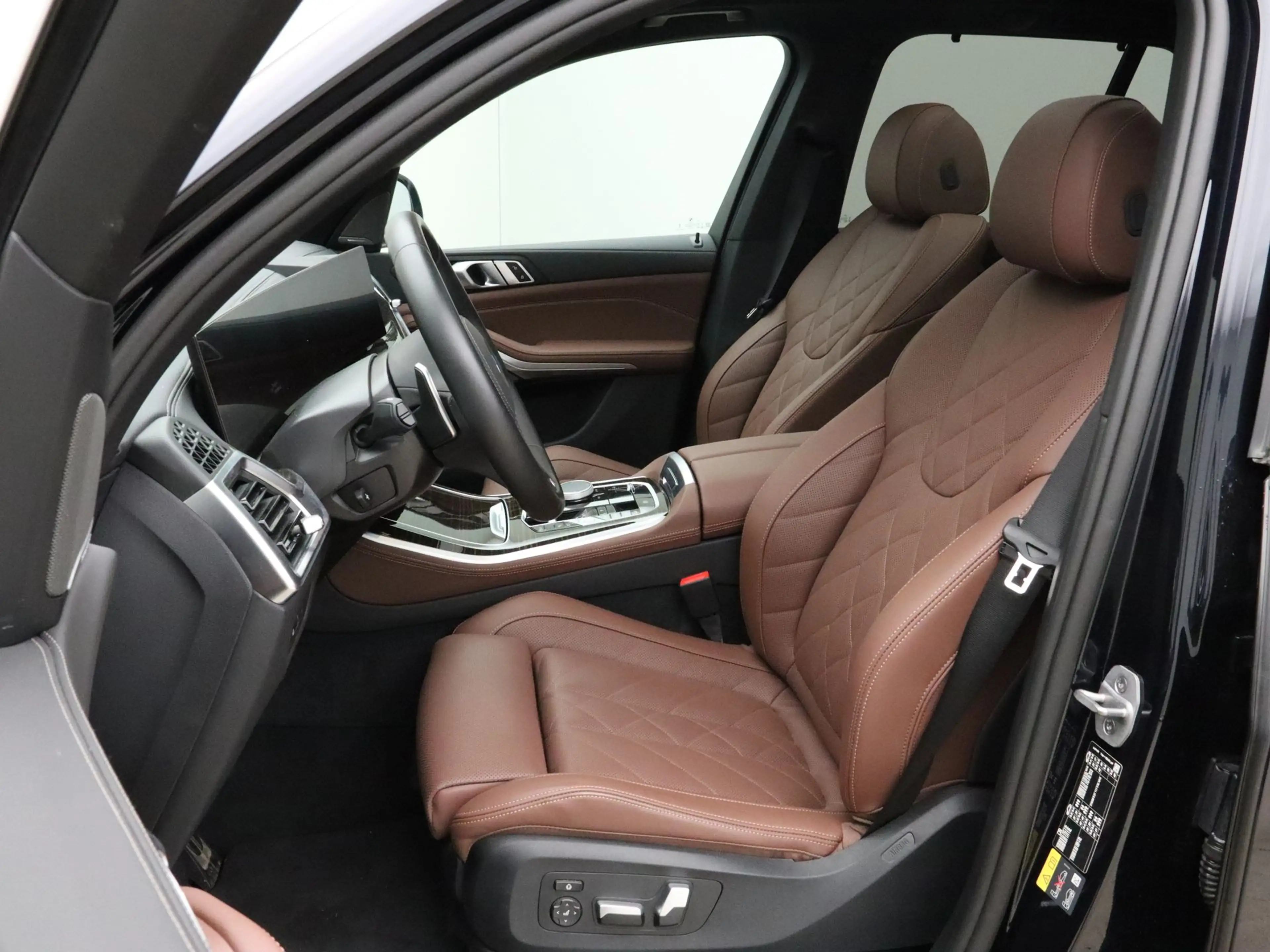 BMW X5 xDrive50e — photo 5