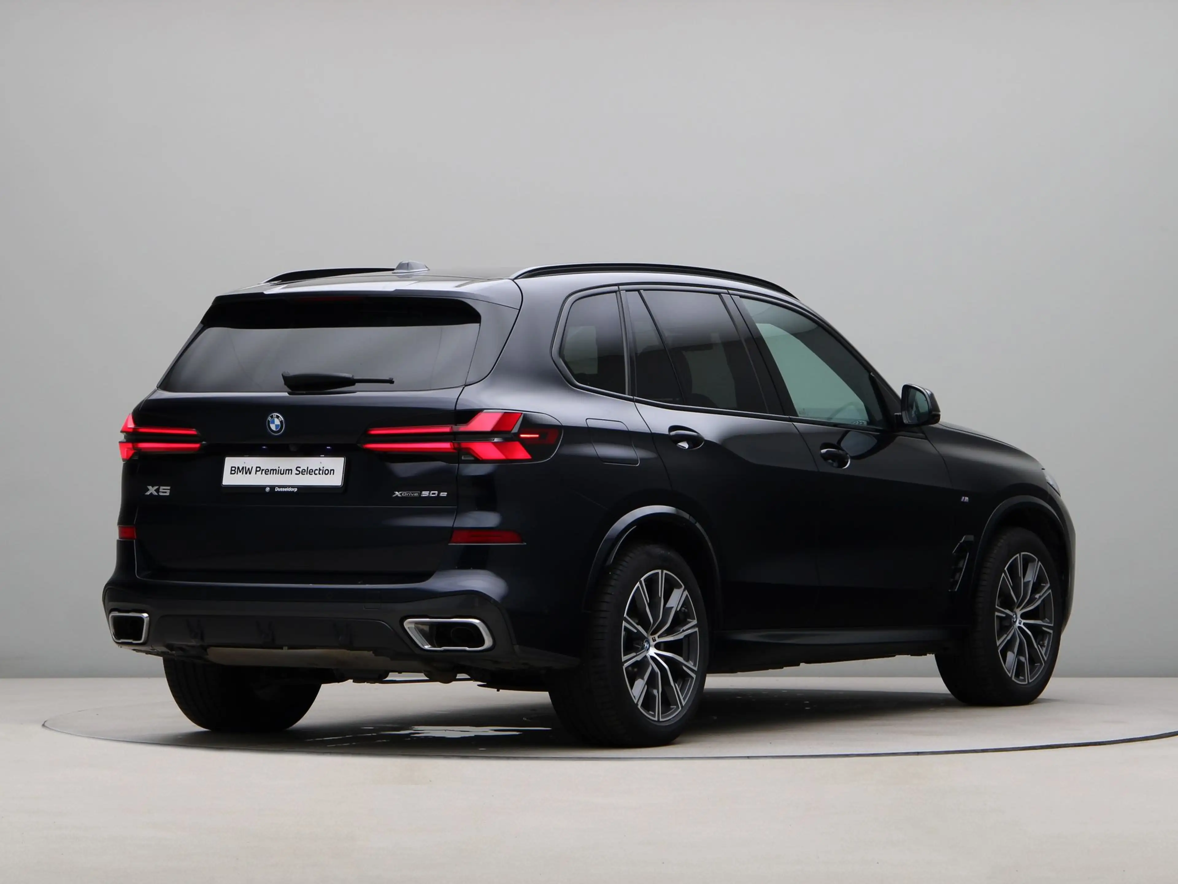 BMW X5 xDrive50e — photo 9