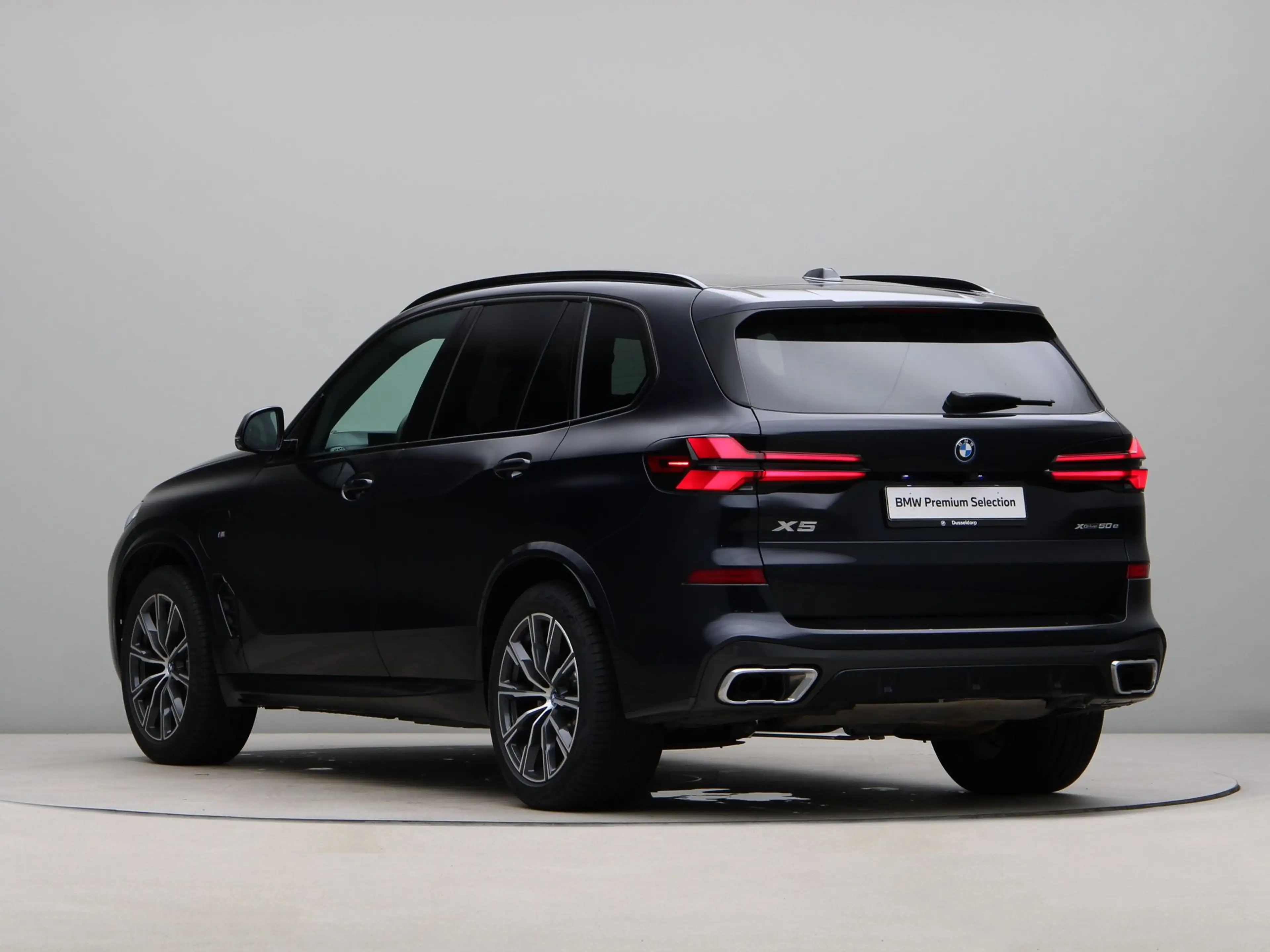 BMW X5 xDrive50e — photo 11
