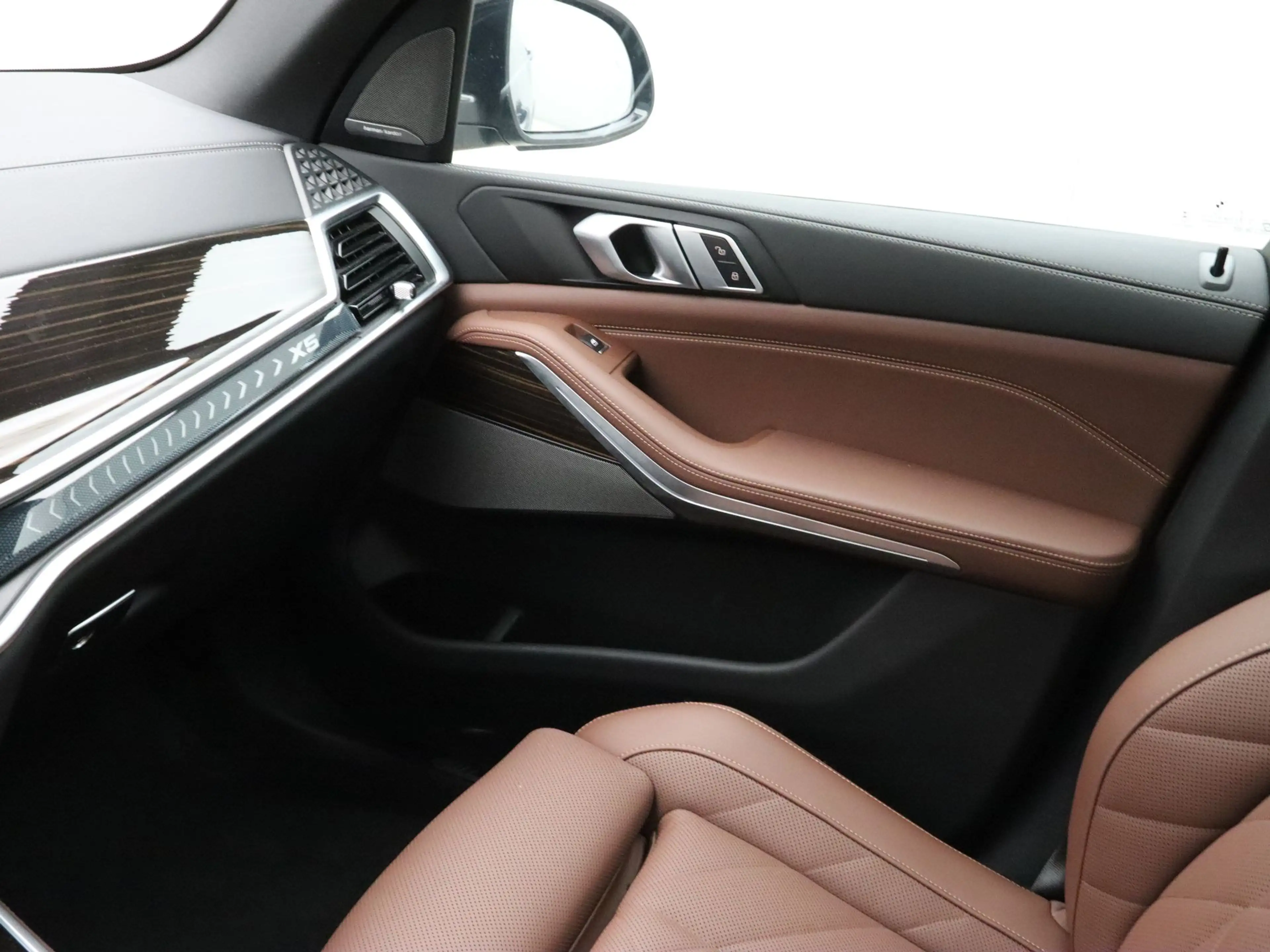 BMW X5 xDrive50e — photo 15