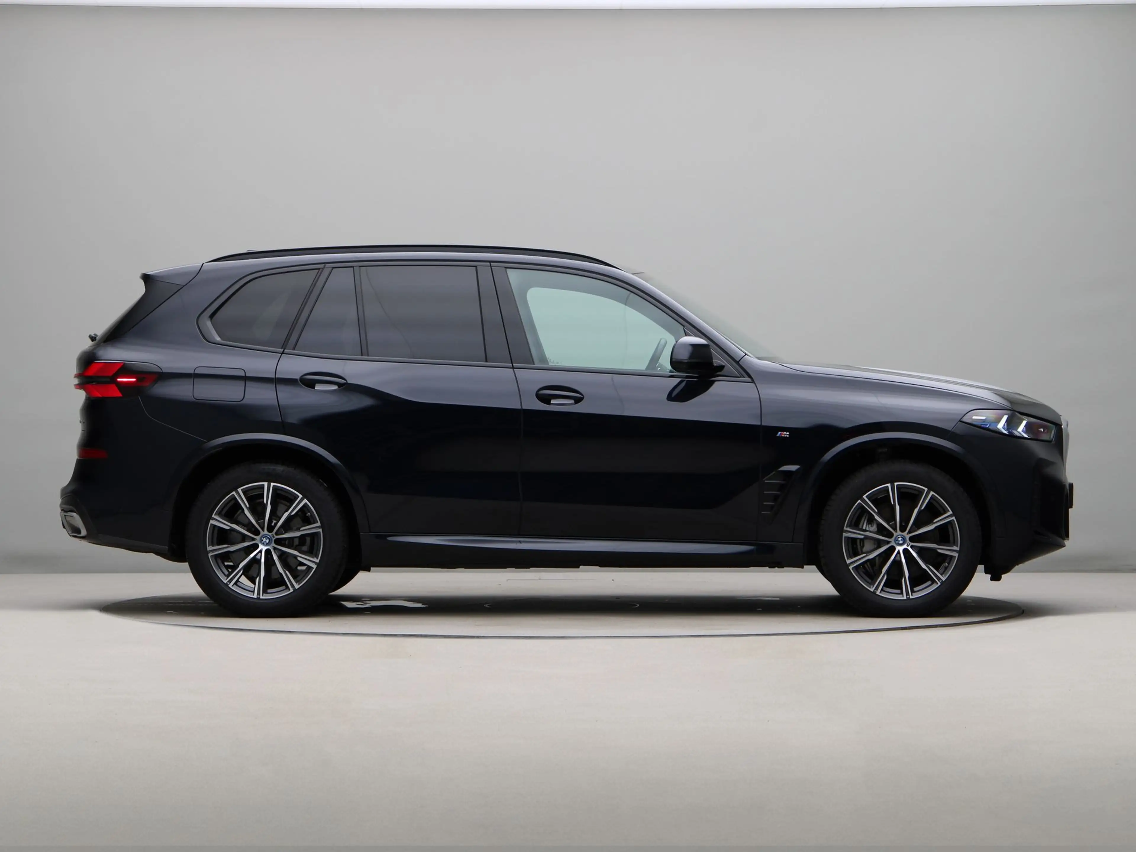 BMW X5 xDrive50e — photo 8