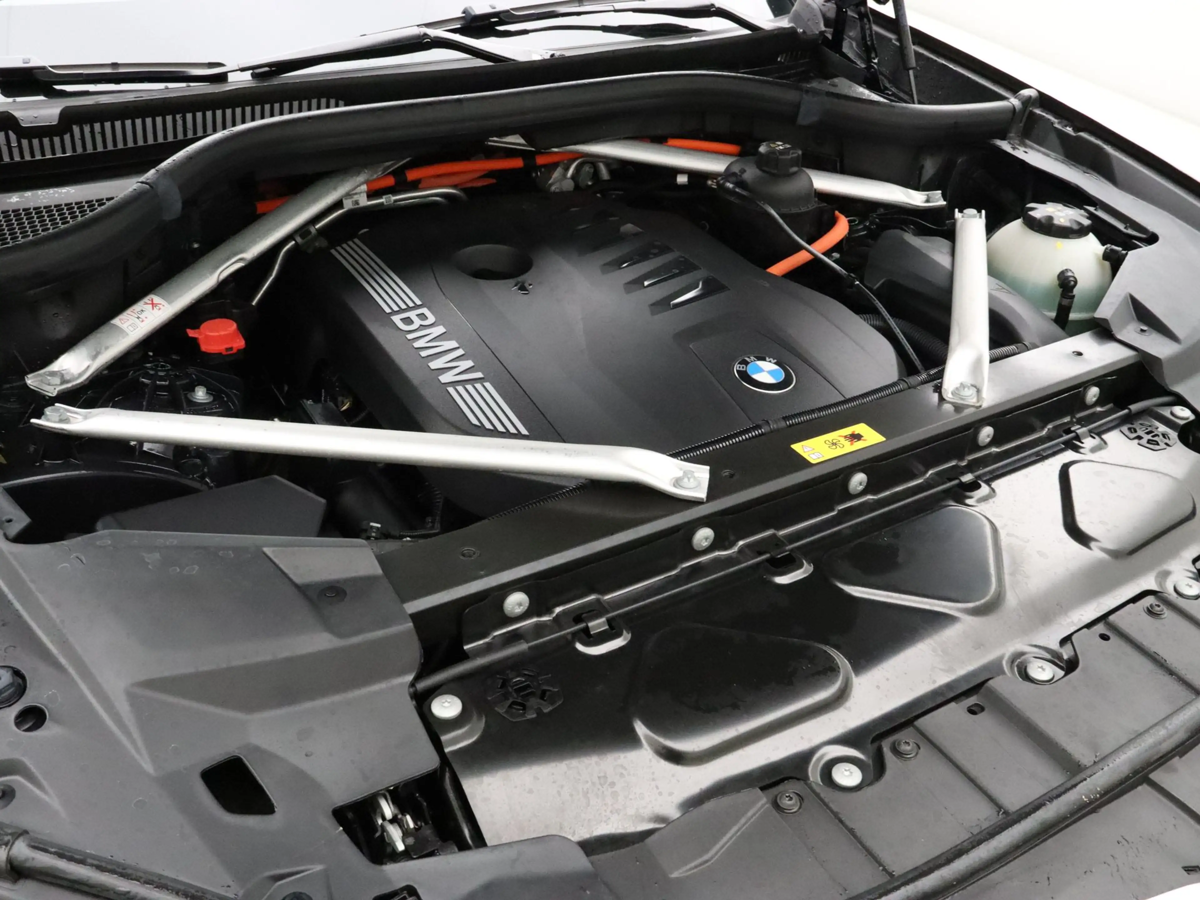 BMW X5 xDrive50e — photo 4