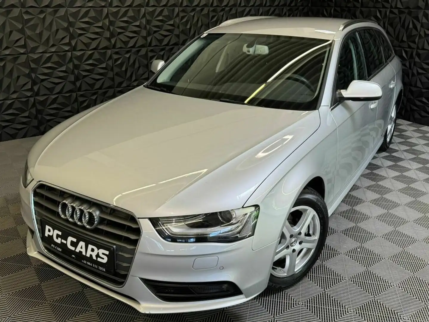Audi A4 2.0 TDI Avant Срібний - 2