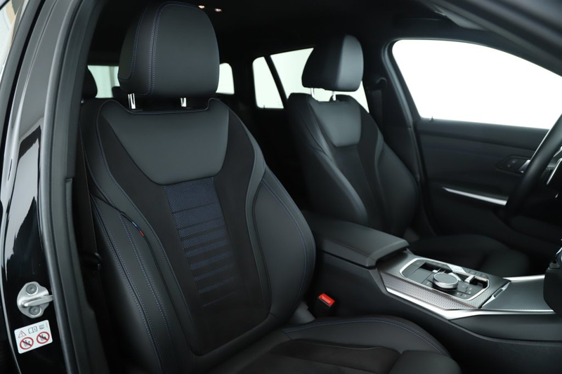 BMW 318 d 48V Touring Autom M-SPORT CURVED FACELIFT — photo 14