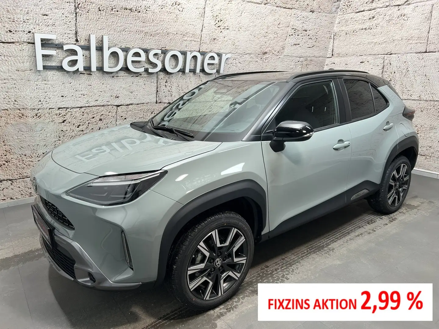 Toyota Yaris Cross Hybrid AWD-i 130PS Premiere Edition Grigio - 1