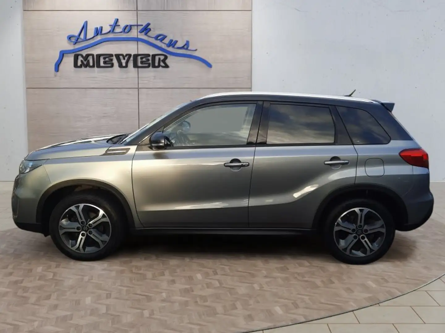 Suzuki Vitara 1.6 1.Hd/LED/Navi/Sitz./ACC/Ahk Gris - 2