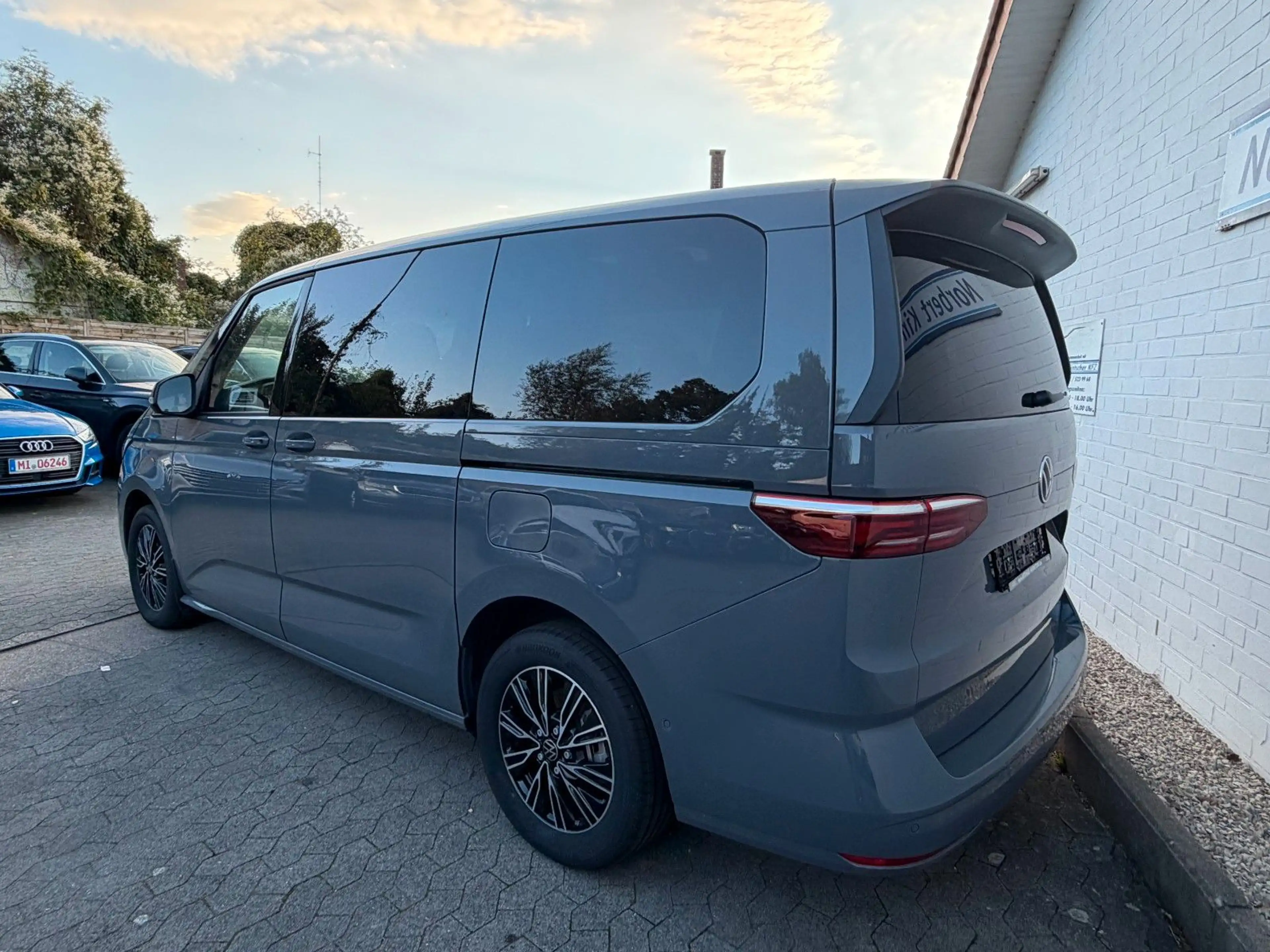 Volkswagen T7 Multivan Lang Life Pano LED Matrix STHZ 7 Sit — photo 2