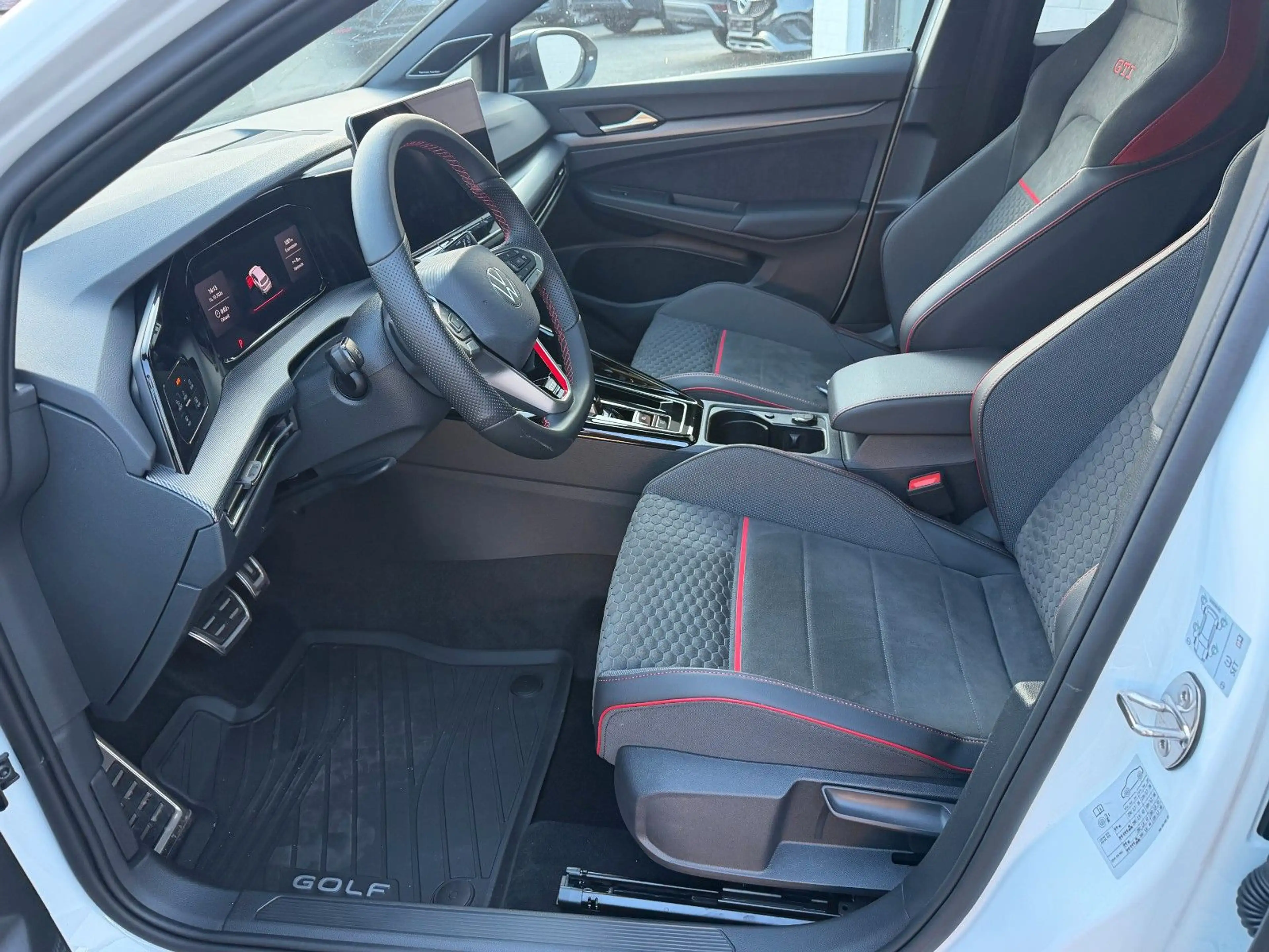 Volkswagen T7 Multivan Lang Life Pano LED Matrix STHZ 7 Sit — photo 6