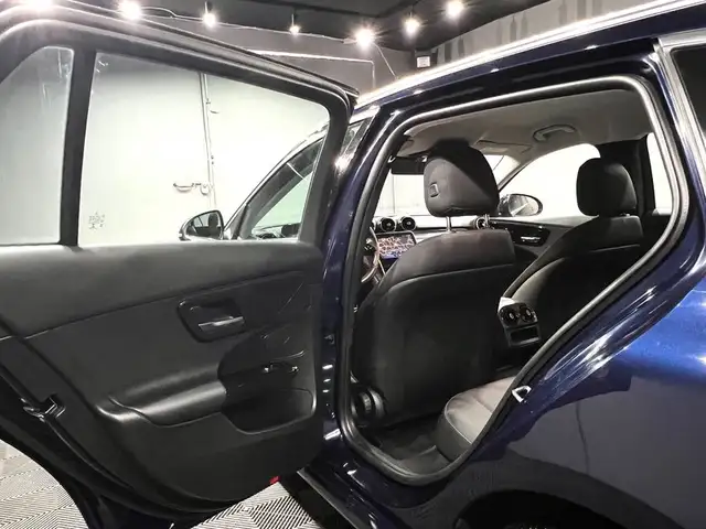 Mercedes-Benz 300 view 8