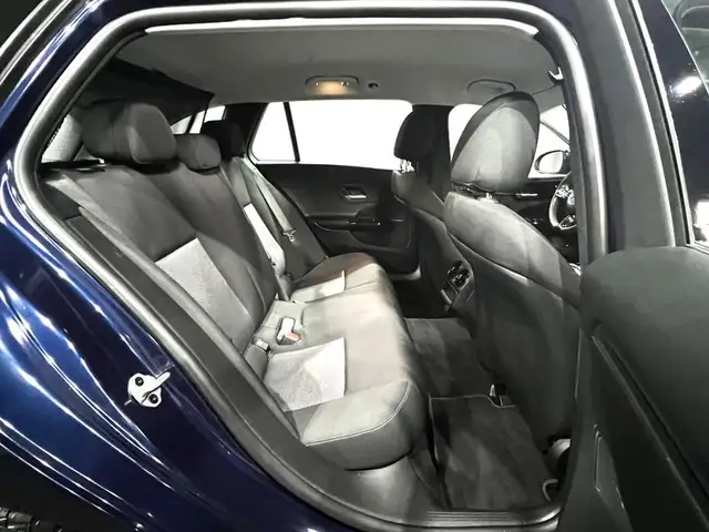 Mercedes-Benz 300 view 10