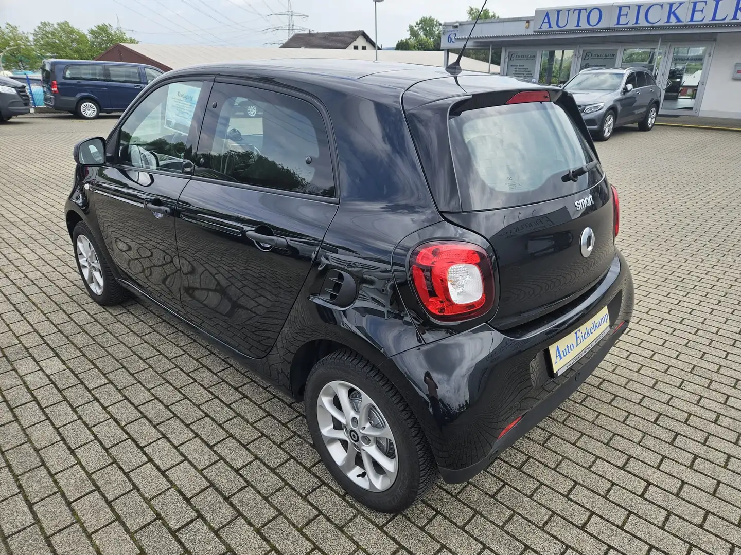 smart forFour Passion AUTOMATIK SHZ PDC PANO KLIMAAUTOM 66KW Schwarz - 2