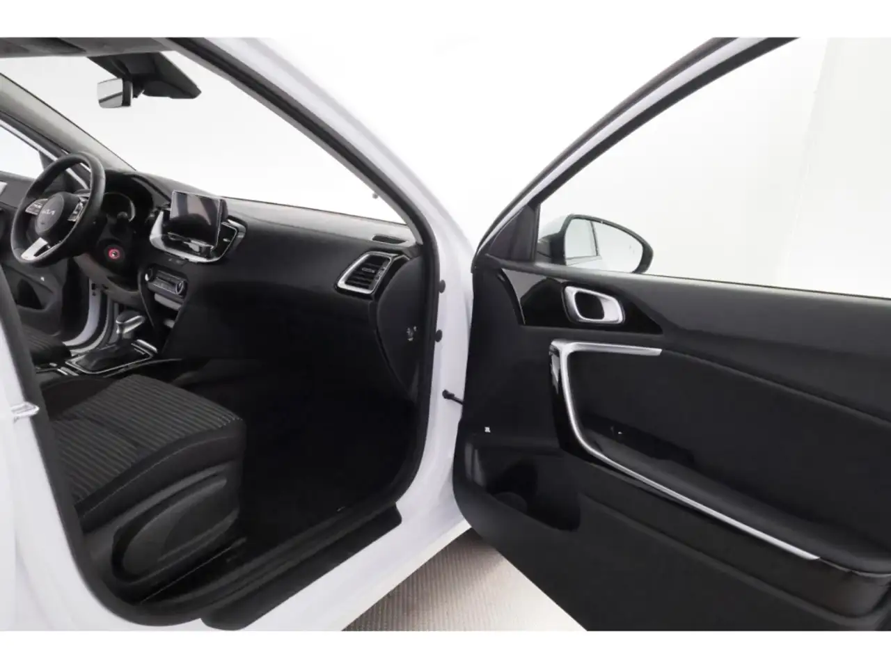 Kia Ceed 1.5T-GDI Aut.Spirit+NAVI+KAMERA+SHZ+TEMPO, миниатюра 22