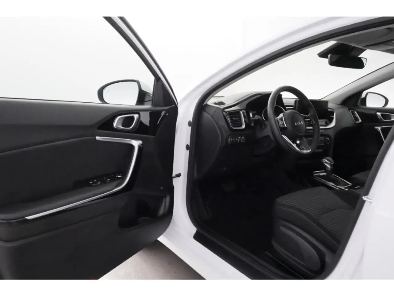 Kia Ceed 1.5T-GDI Aut.Spirit+NAVI+KAMERA+SHZ+TEMPO, миниатюра 17