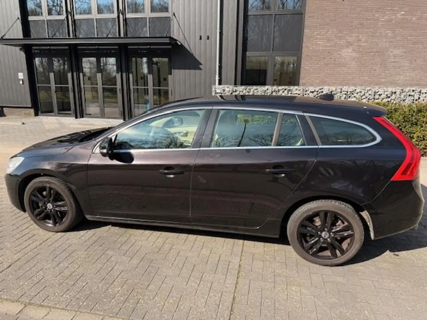 Volvo V60 2.0 T5 Summum | AUTOMAAT|LEER | NAVIGATIE | 17 INC Černá - 2