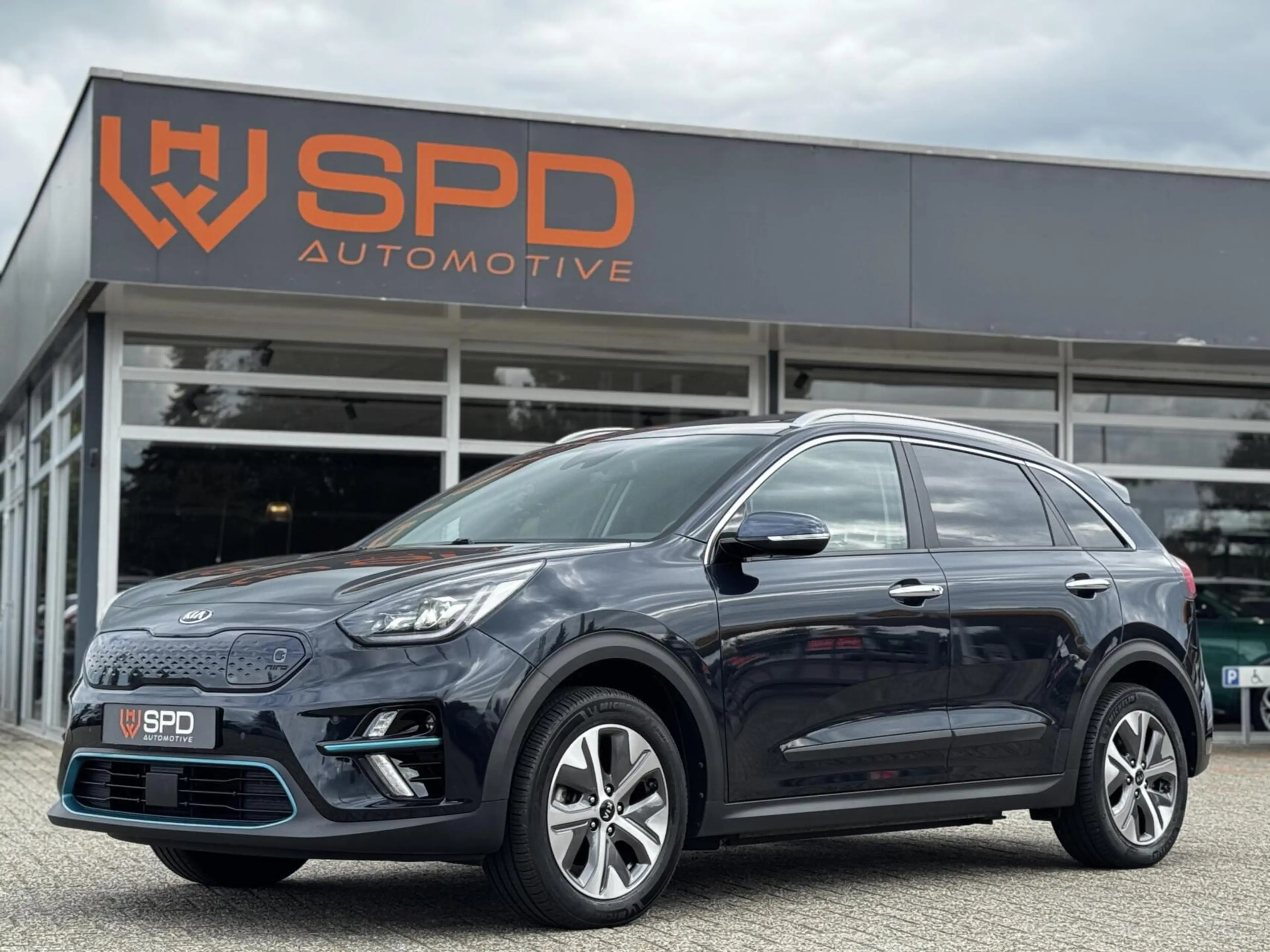 Kia e-Niro DynamicPlusLine 64 kWh|Pano|Camera|BTW|Carpl|ACC