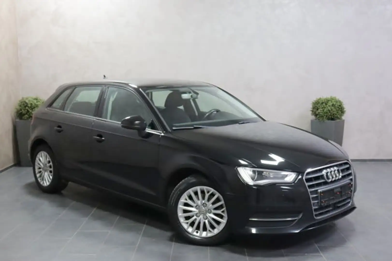 Audi A3 Sportback Attraction Aut. AHK XENON ACC NAVI Schwarz - 2