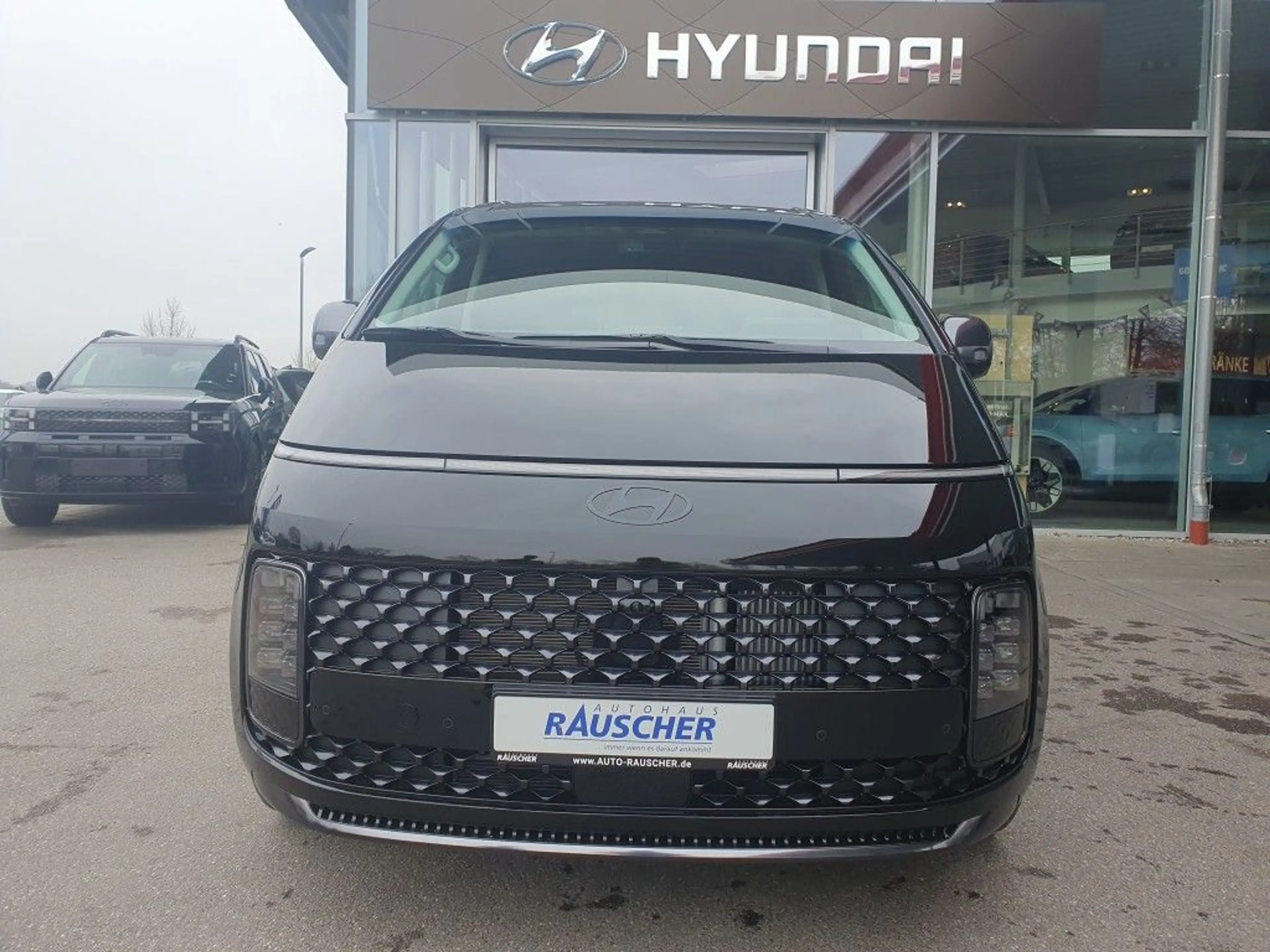 Hyundai STARIA 1.6 T-GDI HEV Signature (US4) — photo 2