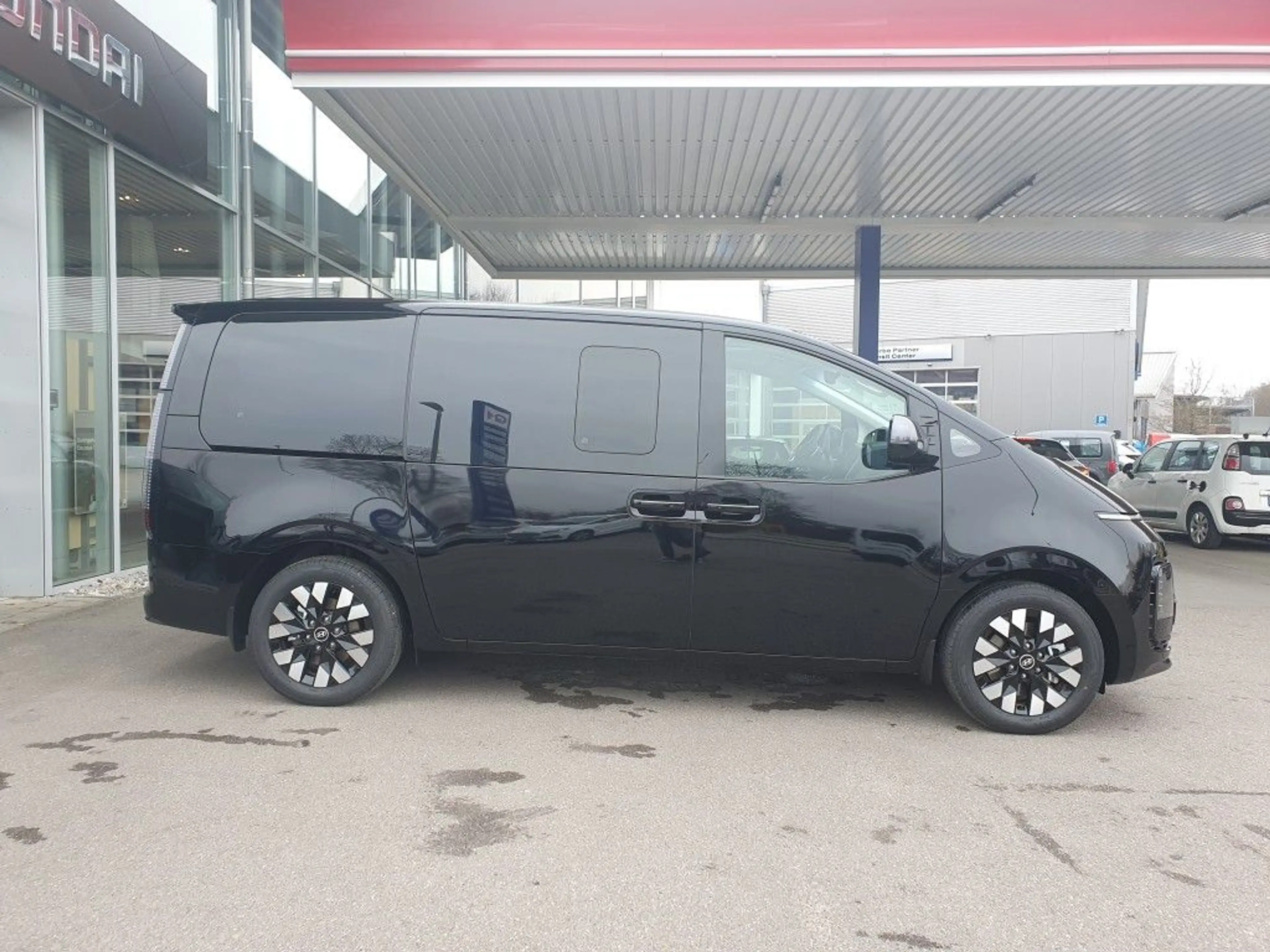Hyundai STARIA 1.6 T-GDI HEV Signature (US4) — photo 4