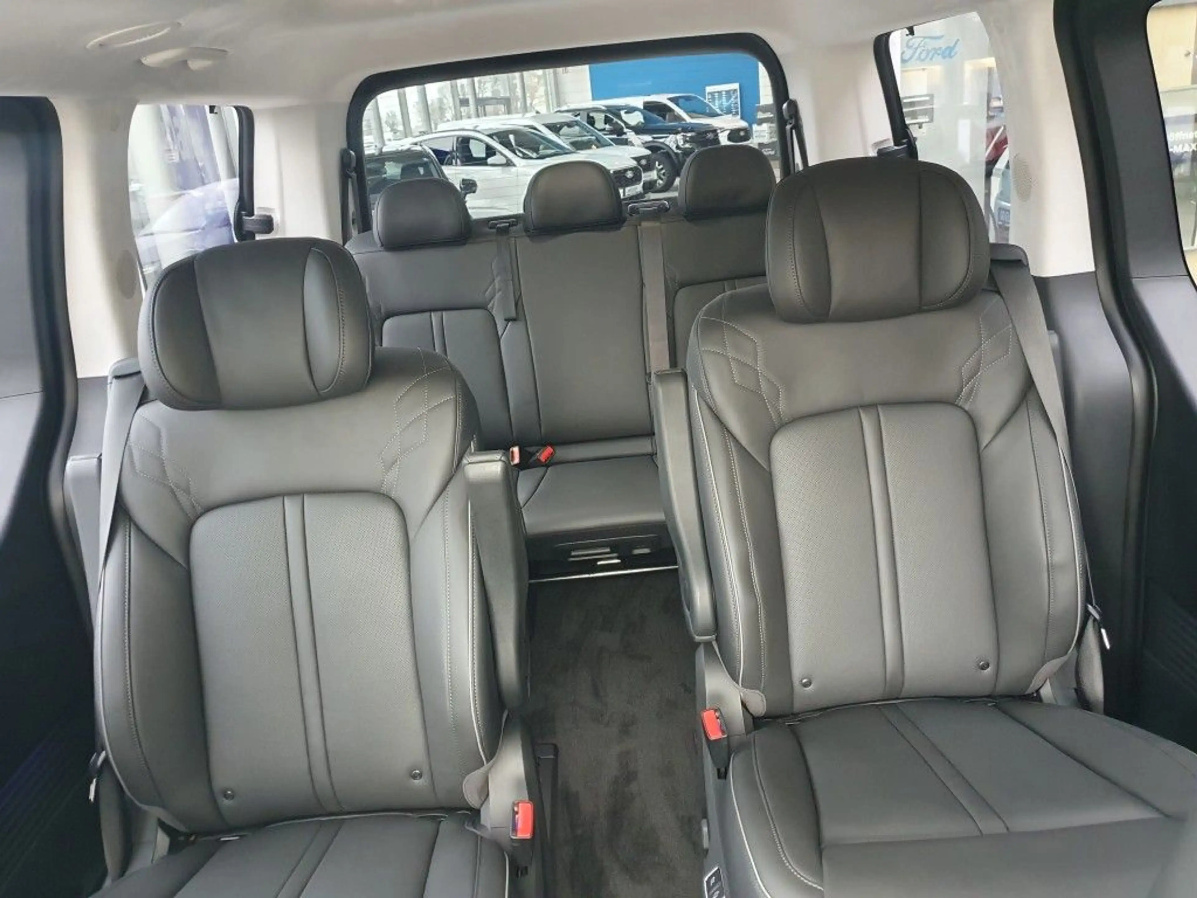 Hyundai STARIA 1.6 T-GDI HEV Signature (US4) — photo 13