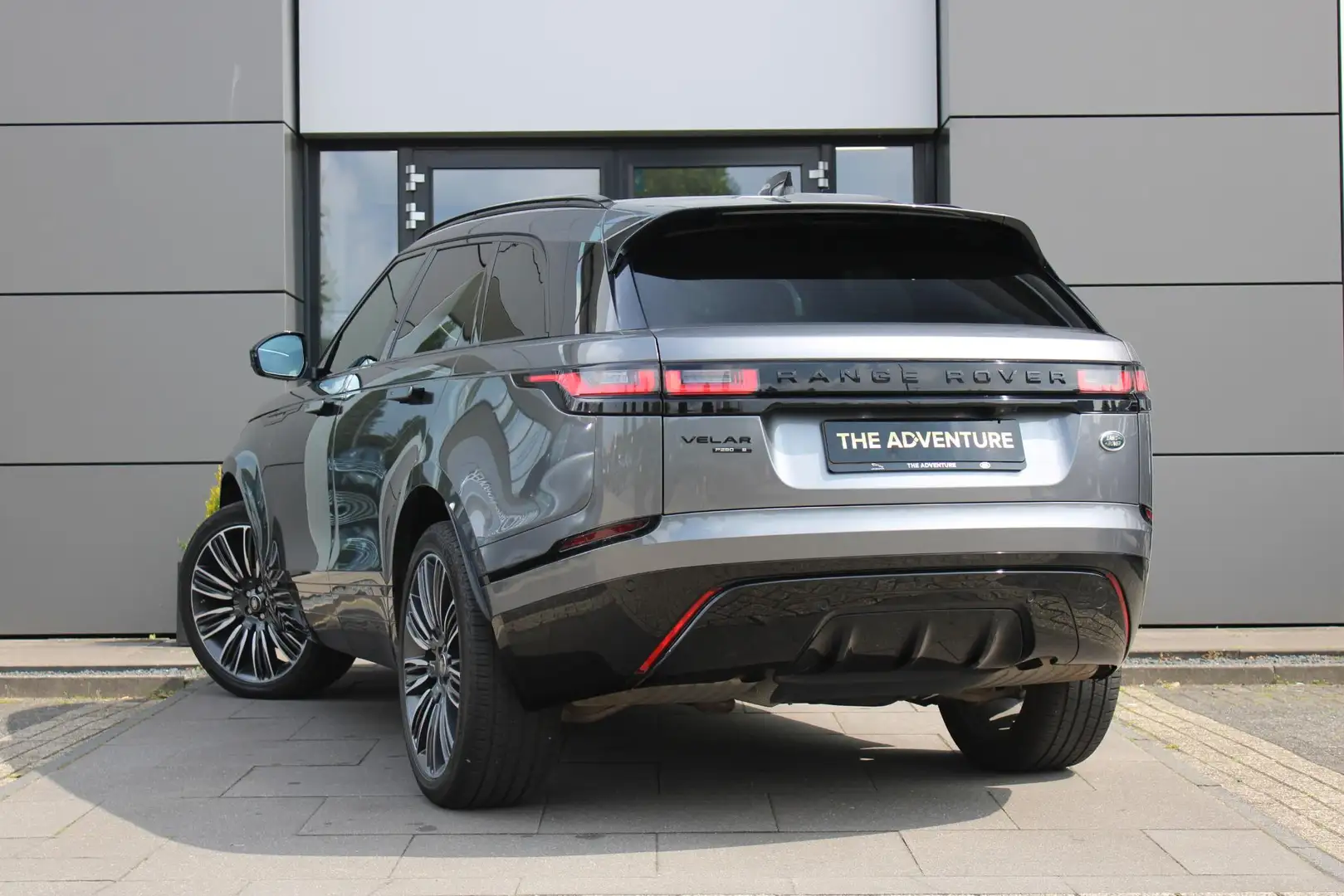 Land Rover Range Rover Velar AWD R-Dynamic S | Pano | Cold Climate Grijs - 2