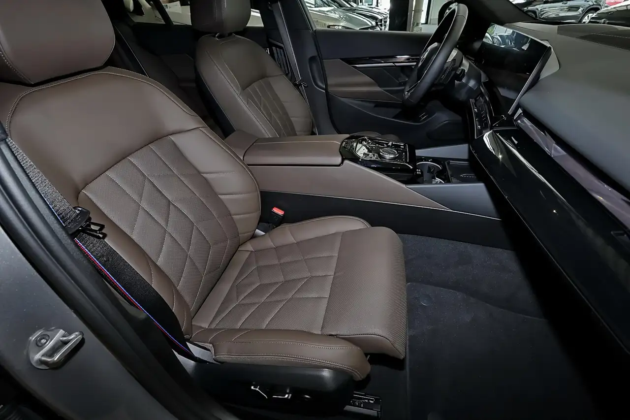 BMW 530 e xDrive M Sport AHK+TOTWINKEL+HIFI+KAMERA, миниатюра 4